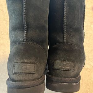 UGG mid-calf Black Suede Boots - Women 8